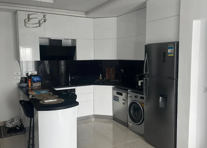 Modern Oasis 2br Near Soho Square شقة