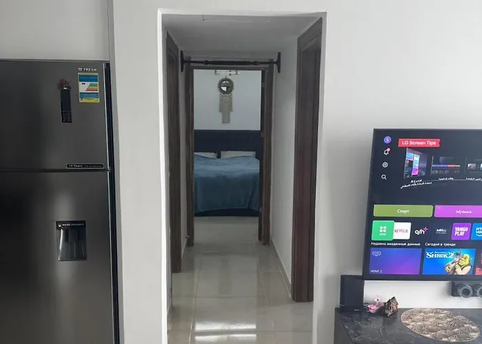 Modern Oasis 2br Near Soho Square شقة *